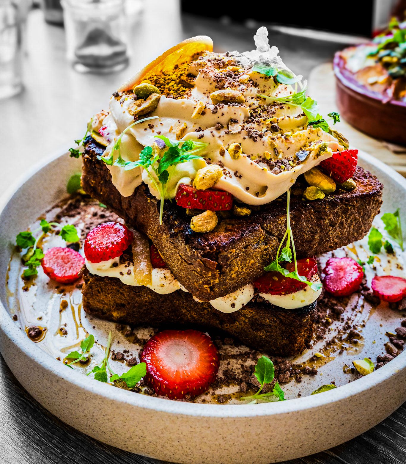 Breakfast dish presentation